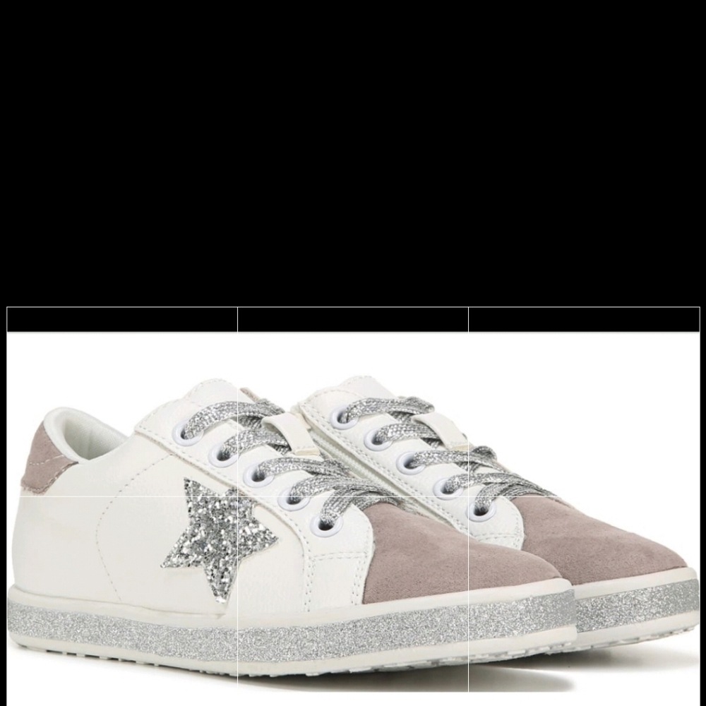 Report Girls sneakers Size 2 with glitter stars, laces and trimming on bottom